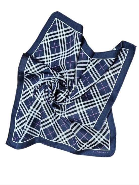 BURBERRY SCARF - Picture 11 of 16